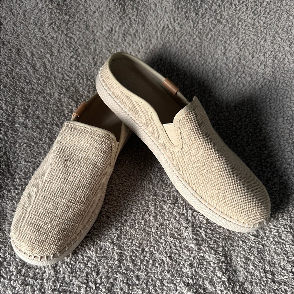 UGG Women’s Delu Sneakers